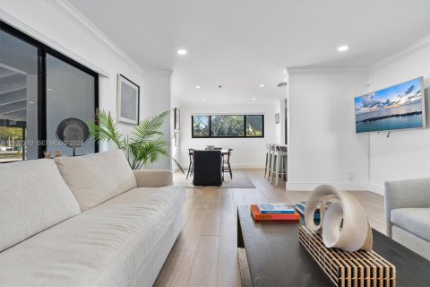 Casa en venta en Palmetto Bay, Florida, 5 dormitorios, 234.58 m2 № 2038284 - foto 5