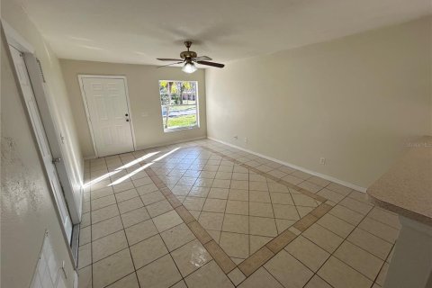 Villa ou maison à louer à Sarasota, Floride: 3 chambres, 100.61 m2 № 2389025 - photo 2