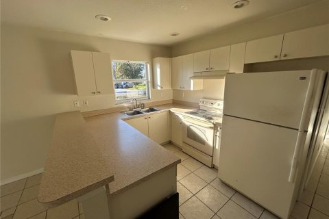 Villa ou maison à louer à Sarasota, Floride: 3 chambres, 100.61 m2 № 2389025 - photo 3