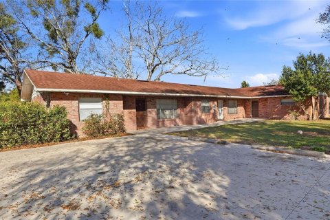 Immobilier commercial à Winter Haven, Floride № 2330695