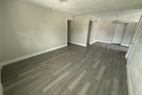 Casa en venta en Tampa, Florida, 7 dormitorios, 202.25 m2 № 2213969 - foto 13