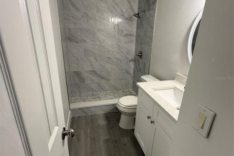 Casa en venta en Tampa, Florida, 7 dormitorios, 202.25 m2 № 2213969 - foto 9