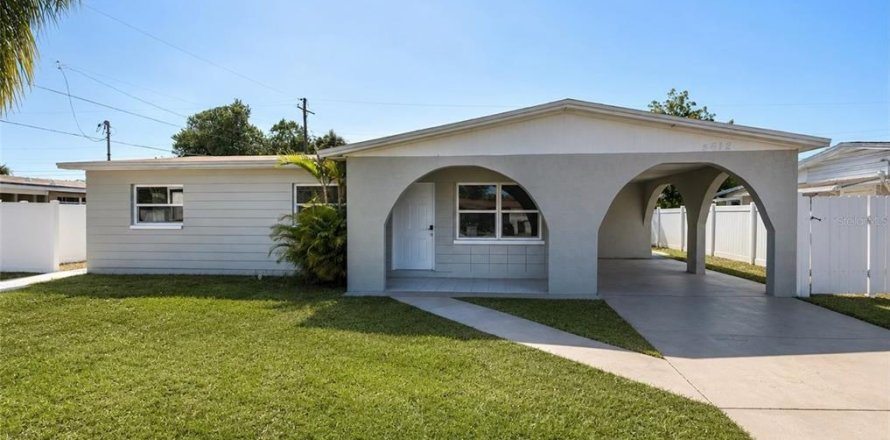 Casa en Tampa, Florida 7 dormitorios, 202.25 m2 № 2213969