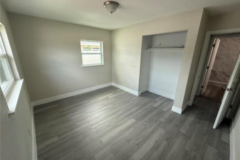 Casa en venta en Tampa, Florida, 7 dormitorios, 202.25 m2 № 2213969 - foto 6