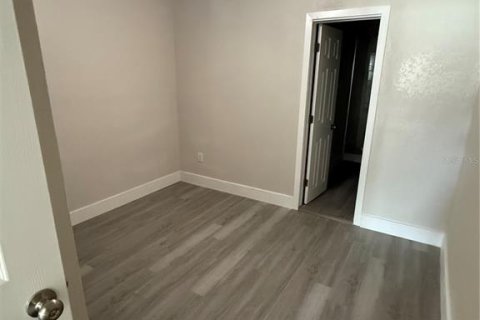Casa en venta en Tampa, Florida, 7 dormitorios, 202.25 m2 № 2213969 - foto 5