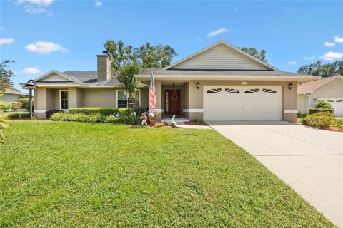 House in Sorrento, Florida 3 bedrooms, 158.58 sq.m. № 1856151 - photo 2