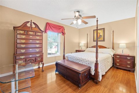House in Sorrento, Florida 3 bedrooms, 158.58 sq.m. № 1856151 - photo 21