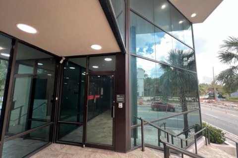Immobilier commercial à louer à Orlando, Floride: 27.59 m2 № 1243063 - photo 2