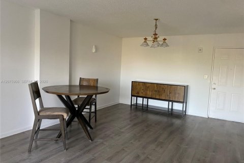 Copropriété à louer à Cutler Bay, Floride: 1 chambre, 70.61 m2 № 2320508 - photo 3
