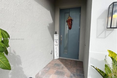 House in Homestead, Florida 4 bedrooms, 186.36 sq.m. № 2012988 - photo 24