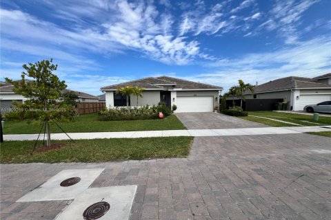 House in Homestead, Florida 4 bedrooms, 186.36 sq.m. № 2012988