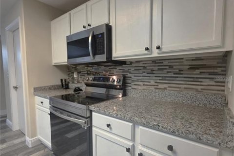House in Clermont, Florida 4 bedrooms, 227.05 sq.m. № 2239104 - photo 10