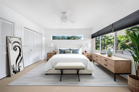 Снять в аренду виллу или дом в Корал-Гейблс, Флорида 4 спальни, 242.66м2, № 1956197 - фото 10