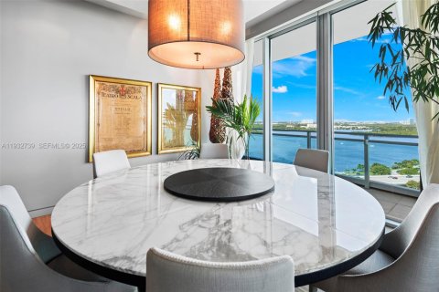 Condominio en alquiler en Bal Harbour, Florida, 3 dormitorios, 245.54 m2 № 1991288 - foto 23