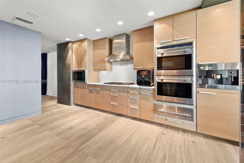 Condominio en alquiler en Bal Harbour, Florida, 3 dormitorios, 245.54 m2 № 1991288 - foto 20