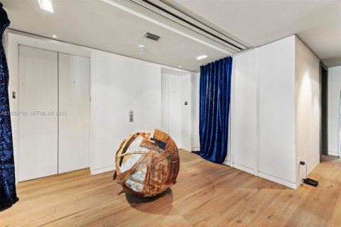 Condominio en alquiler en Bal Harbour, Florida, 3 dormitorios, 245.54 m2 № 1991288 - foto 18