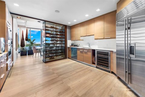 Condominio en alquiler en Bal Harbour, Florida, 3 dormitorios, 245.54 m2 № 1991288 - foto 19