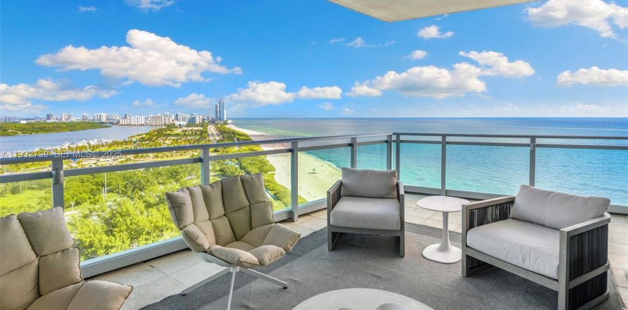 Condominio en Bal Harbour, Florida, 3 dormitorios  № 1991288