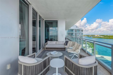 Condominio en alquiler en Bal Harbour, Florida, 3 dormitorios, 245.54 m2 № 1991288 - foto 7