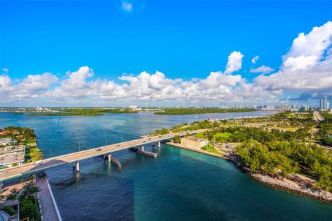 Condominio en alquiler en Bal Harbour, Florida, 3 dormitorios, 245.54 m2 № 1991288 - foto 3