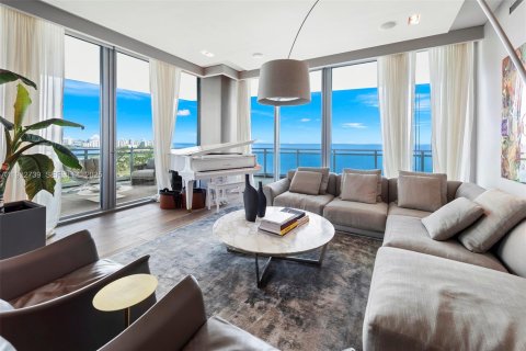 Condominio en alquiler en Bal Harbour, Florida, 3 dormitorios, 245.54 m2 № 1991288 - foto 10