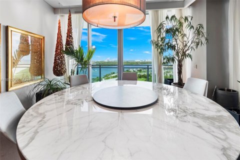 Condominio en alquiler en Bal Harbour, Florida, 3 dormitorios, 245.54 m2 № 1991288 - foto 24