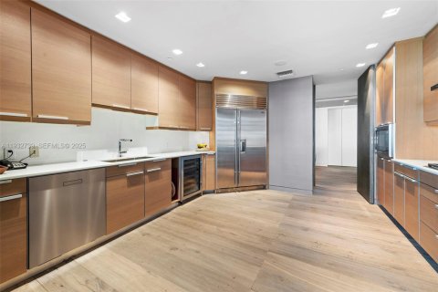 Condominio en alquiler en Bal Harbour, Florida, 3 dormitorios, 245.54 m2 № 1991288 - foto 21