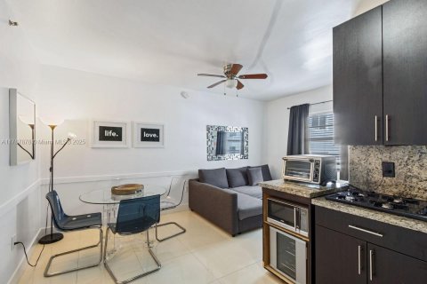 Condominio en venta en Miami Beach, Florida, 1 dormitorio, 38.09 m2 № 1967002 - foto 1