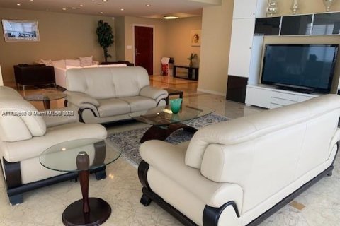Снять в аренду кондоминиум в Майами-Бич, Флорида 3 спальни, 222.97м2, № 1471609 - фото 2