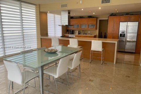 Condominio en alquiler en Miami Beach, Florida, 3 dormitorios, 222.97 m2 № 1471609 - foto 3