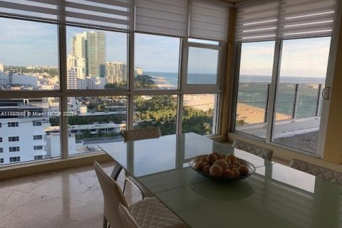 Condominio en alquiler en Miami Beach, Florida, 3 dormitorios, 222.97 m2 № 1471609 - foto 18