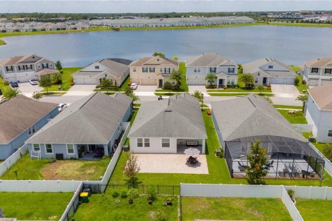 House in Kissimmee, Florida 3 bedrooms, 164.99 sq.m. № 1912629 - photo 9