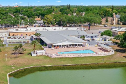Condo in Saint Petersburg, Florida, 2 bedrooms  № 2112429 - photo 26