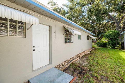 House in Saint Petersburg, Florida 3 bedrooms, 129.51 sq.m. № 1907692 - photo 25