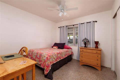 House in Saint Petersburg, Florida 3 bedrooms, 129.51 sq.m. № 1907692 - photo 16