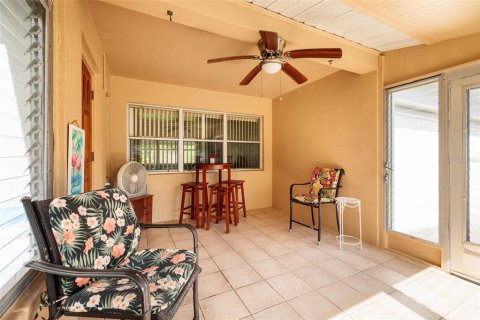 House in Saint Petersburg, Florida 3 bedrooms, 129.51 sq.m. № 1907692 - photo 30