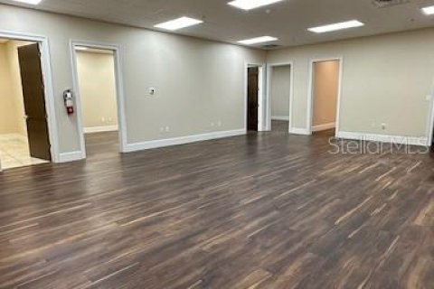 Propiedad comercial en alquiler en Casselberry, Florida № 1662896 - foto 11