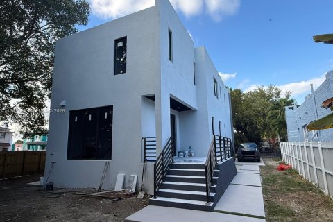 Villa ou maison à vendre à Miami, Floride: 4 chambres, 255.48 m2 № 1998869 - photo 15