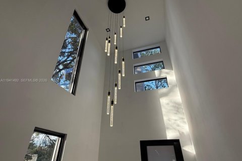 Villa ou maison à vendre à Miami, Floride: 4 chambres, 255.48 m2 № 1998869 - photo 10