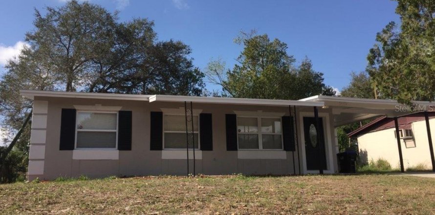 House in Orlando, Florida 3 bedrooms, 92.9 sq.m. № 2393461
