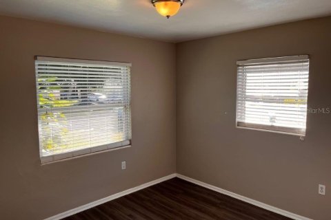 House in Orlando, Florida 3 bedrooms, 92.9 sq.m. № 2393461 - photo 8
