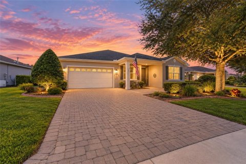 House in Ocala, Florida 2 bedrooms, 182.37 sq.m. № 2369099