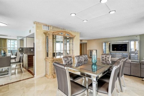 Снять в аренду кондоминиум в Санни-Айлс-Бич, Флорида 3 спальни, 196.95м2, № 1950282 - фото 13