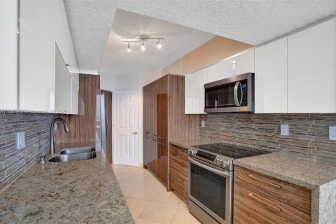 Снять в аренду кондоминиум в Санни-Айлс-Бич, Флорида 3 спальни, 196.95м2, № 1950282 - фото 21