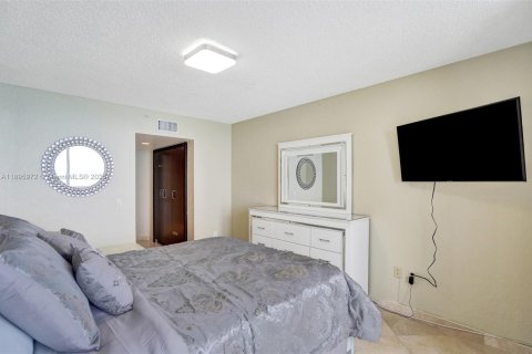 Снять в аренду кондоминиум в Санни-Айлс-Бич, Флорида 3 спальни, 196.95м2, № 1950282 - фото 30