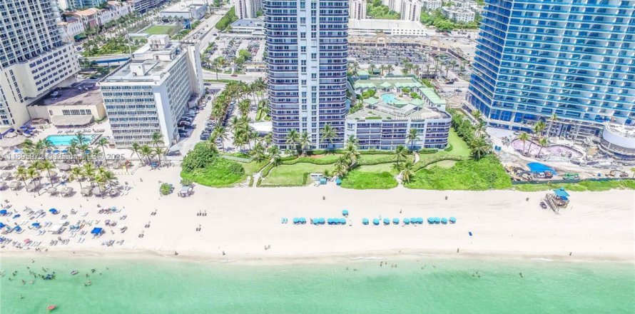 Кондоминиум с 3 спальнями в Санни-Айлс-Бич, Флорида № 1950282