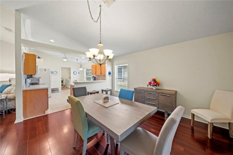 House in Winter Haven, Florida 2 bedrooms, 159.7 sq.m. № 1608045 - photo 15