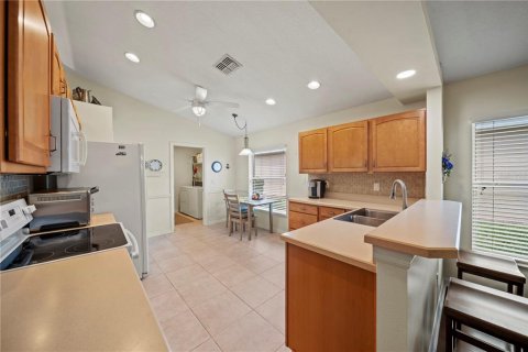 House in Winter Haven, Florida 2 bedrooms, 159.7 sq.m. № 1608045 - photo 10