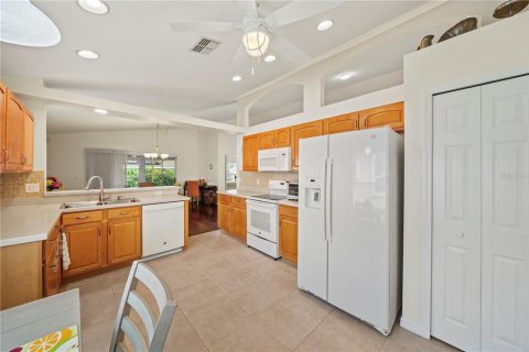 House in Winter Haven, Florida 2 bedrooms, 159.7 sq.m. № 1608045 - photo 8