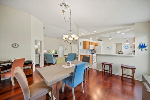 House in Winter Haven, Florida 2 bedrooms, 159.7 sq.m. № 1608045 - photo 14